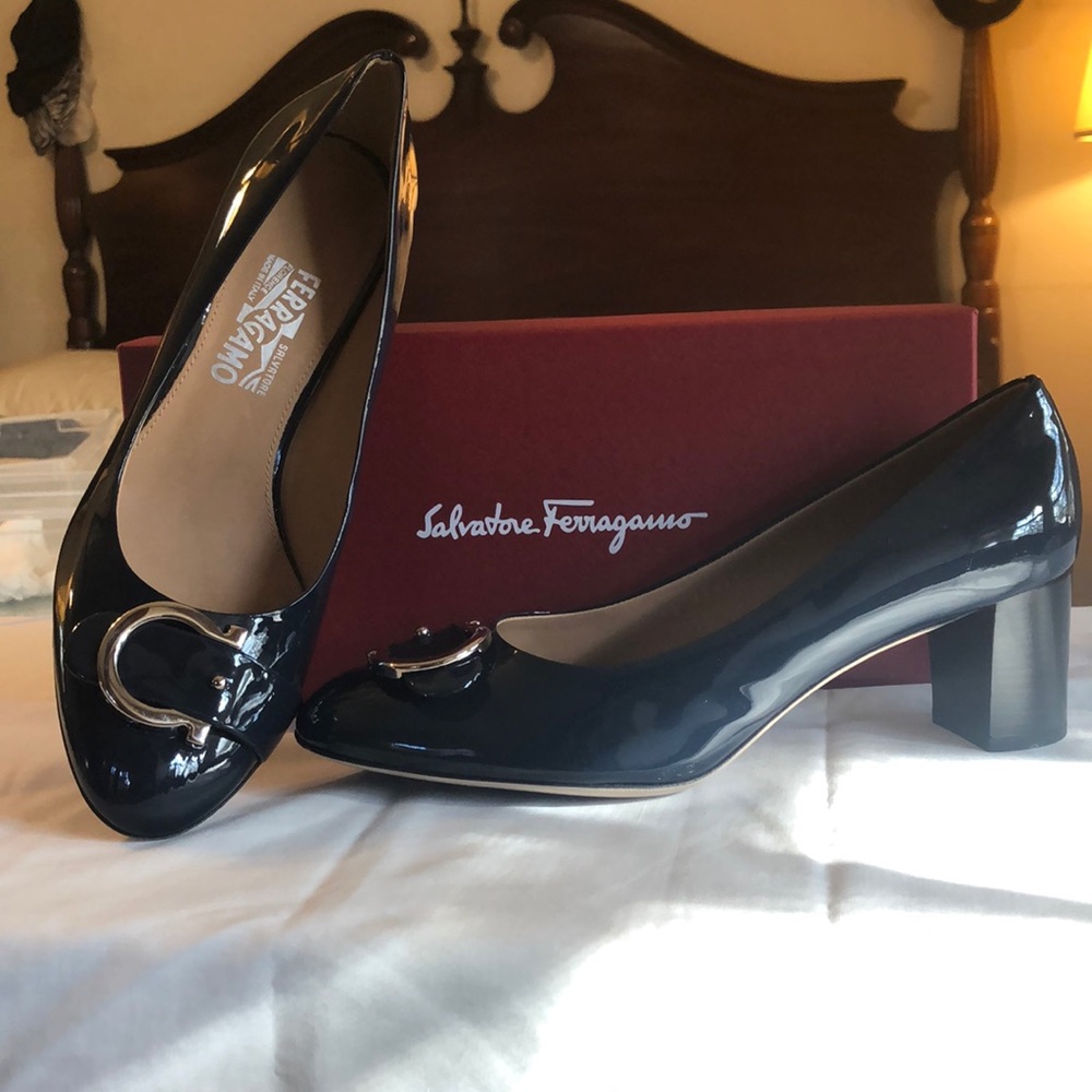 Ferragamo Classic size 11M